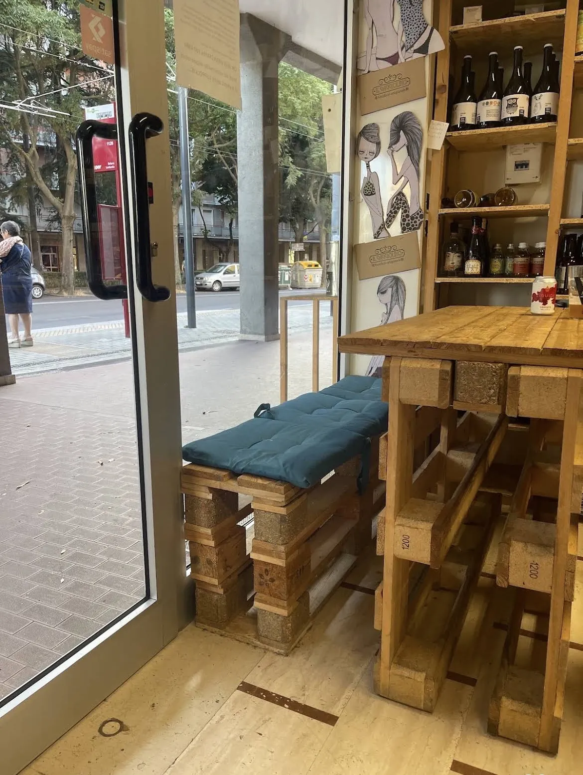 Bottiglie e lattine selezionate